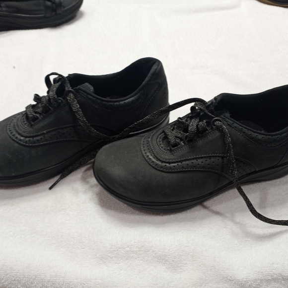 SAS Tie Up Black Suede Shoes] Womens Size 8M - Picture 3 of 6